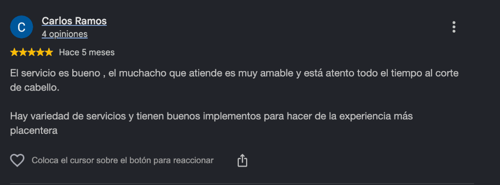 Opinión de Carlos Ramos en Google destacando la amabilidad y los implementos